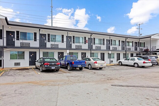 Building Photo - 3283 McGavock Pk