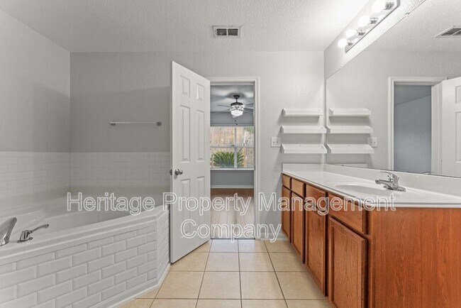 Building Photo - 10926 Acorn Canyon