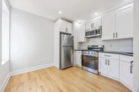 Building Photo - Beautiful 1 Bedroom 1 Bathroom  Available