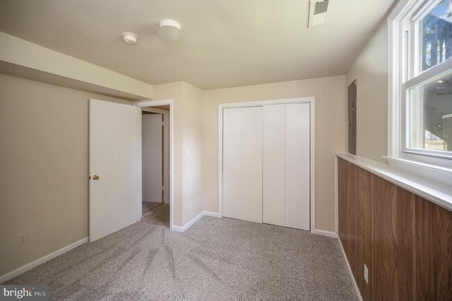 Building Photo - 2111 Mills Dr