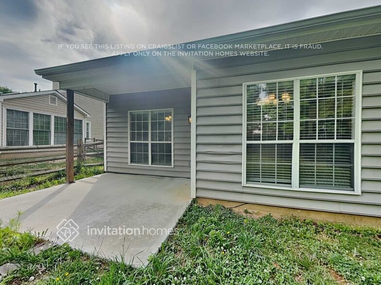 Building Photo - 594 Viking Pl SW