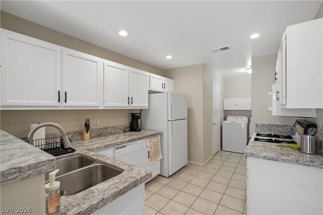 Building Photo - 8216 Diamond Star Ct