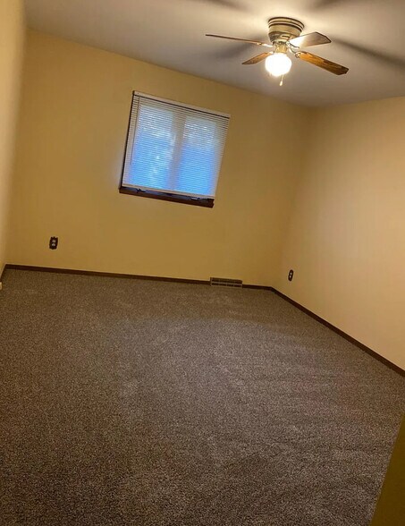 Building Photo - 1183 Aura Dr