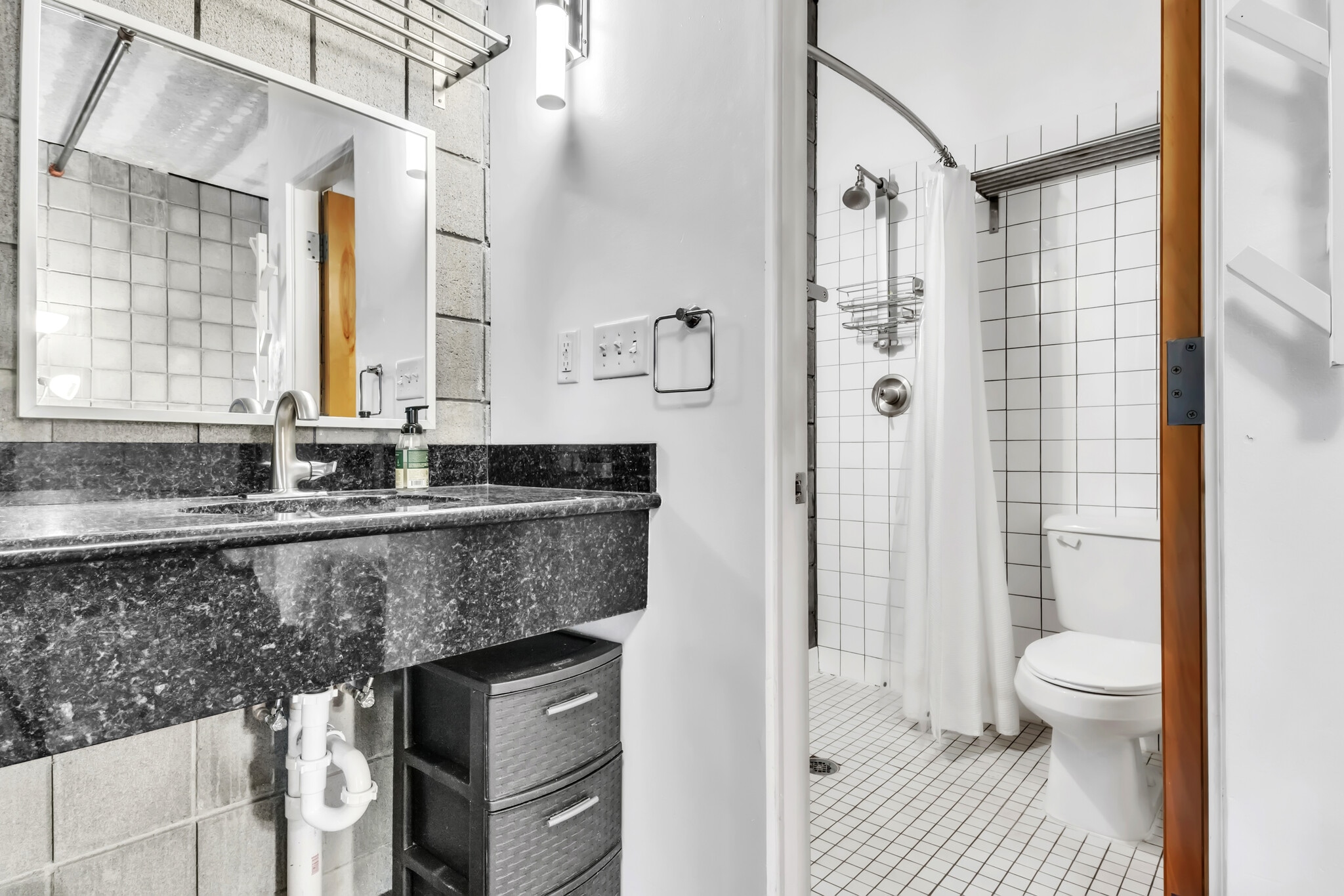 Building Photo - 360 W 300 S