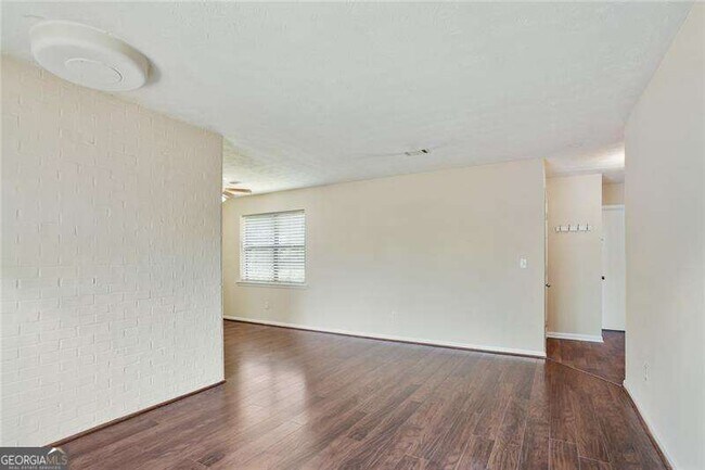 Building Photo - 76 Sandalwood Cir