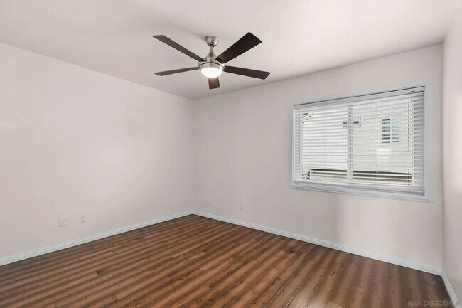 Building Photo - 354 S Travelodge Dr