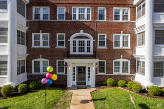 Building Photo - 131 E 46th St