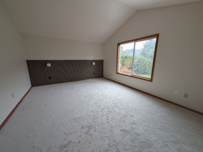 Building Photo - 13250 SE 127th Ave