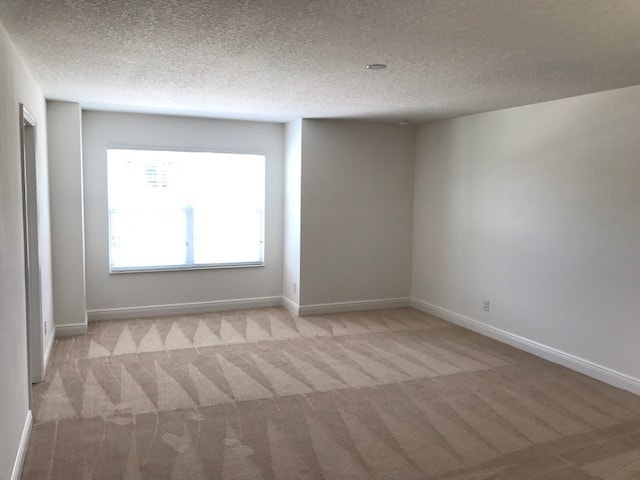 Building Photo - HUGE 5 BEDS TWO STORY!!! CLOSE TO HIGHWAYS...