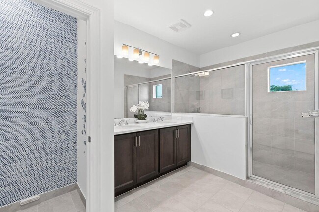 Building Photo - 587 Sanderling Cir