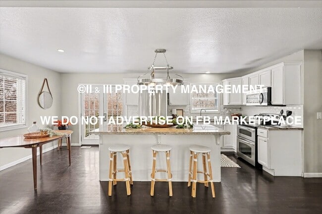 Building Photo - 2900 E Red Bridge Rd