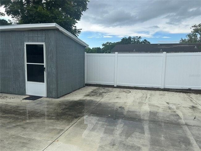Building Photo - 339 La Paz Dr
