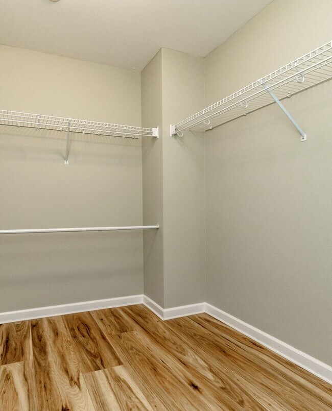 Building Photo - 3 bedroom, 2.5 bath DuPont home featuring AC!