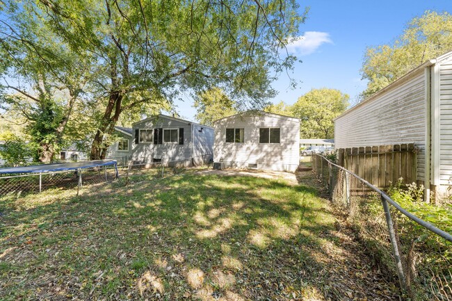 Building Photo - Affordable 3 bed 1 bath home with off-stre...