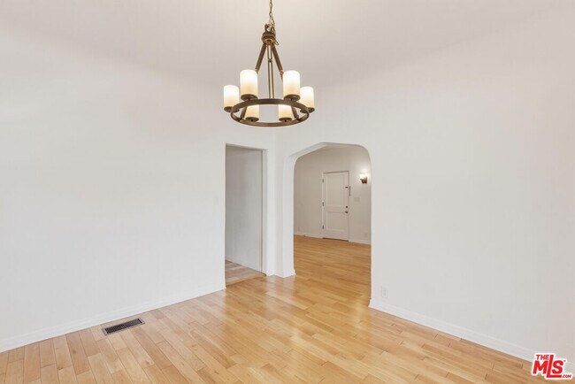 Building Photo - 1492 Silver Lake Blvd