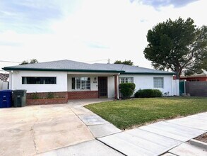 Building Photo - SAN CARLOS BEAUTY!