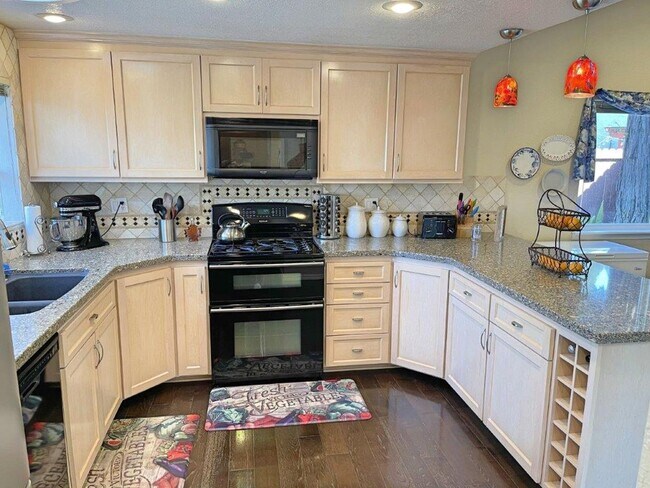 Building Photo - Beautifully Remodeled 3 Bedroom One Story ...