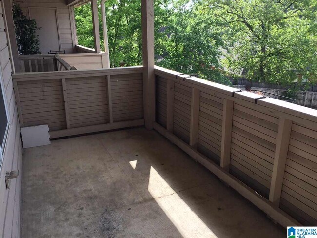 Building Photo - 1108 Chapel Creek Dr