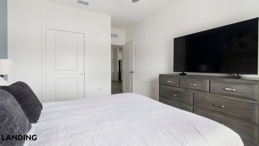 Building Photo - 12525 Tibbets Ln