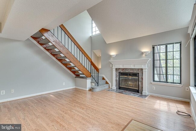 Building Photo - 6015 Curtier Dr