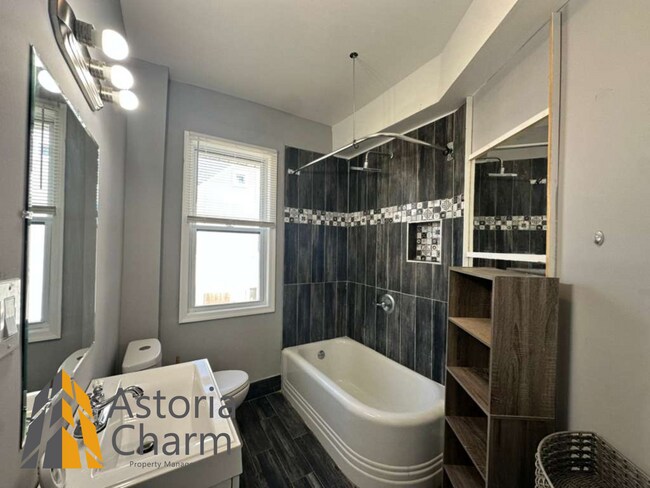 Building Photo - 3004 Clifton Ave