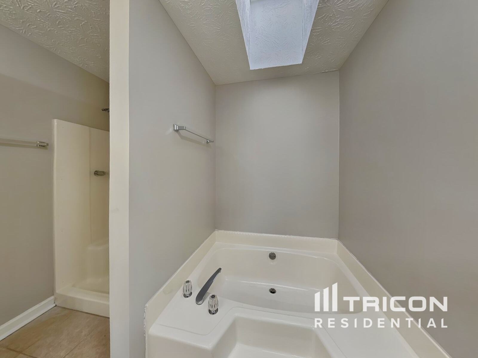 Building Photo - 1925 Sidneys Cove