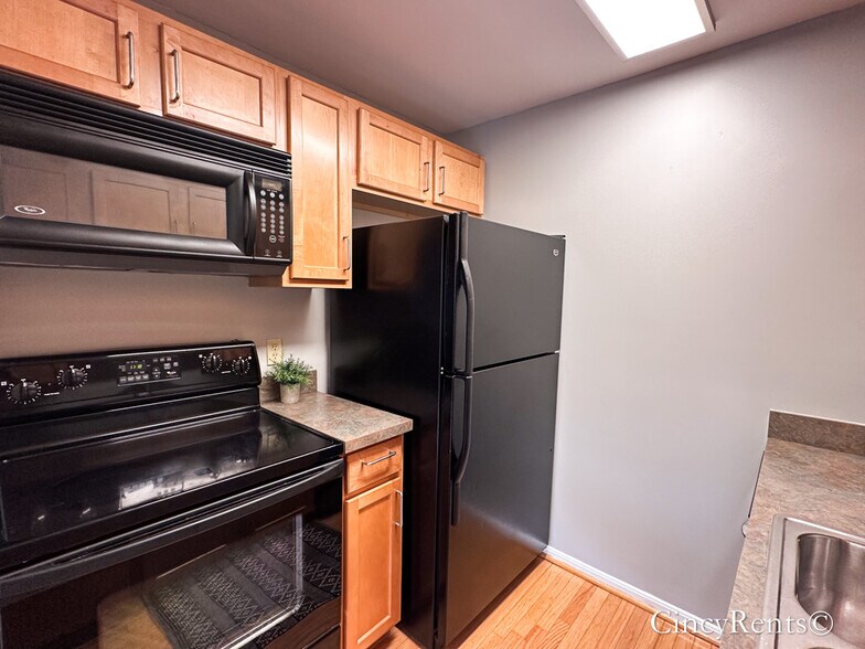 Building Photo - 2126 Fulton Ave