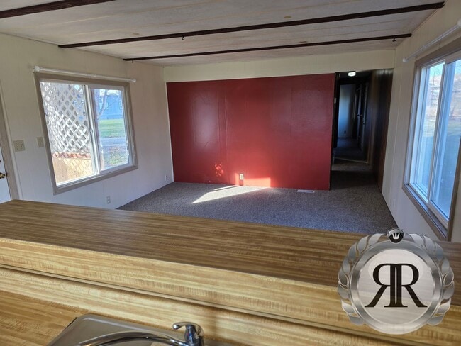 Building Photo - 2 Bedroom, 1 bath, Singlewide Manufactured Home in Selah