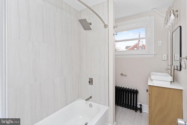 Building Photo - 12 6th Ave