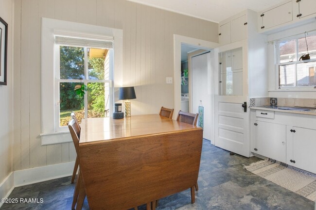 Building Photo - 310 Cleveland St