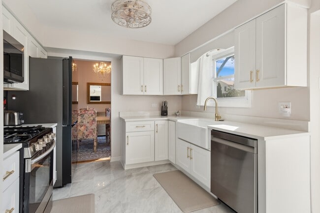 Building Photo - 141 Rumsey Pl