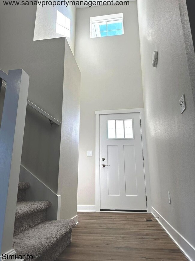 Building Photo - 3065 Fairfield Dr