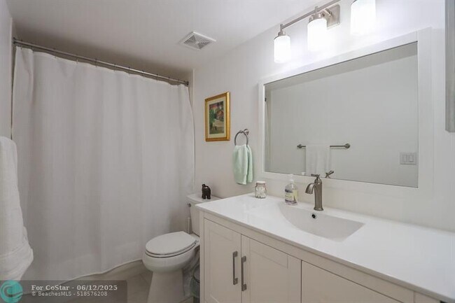 Building Photo - 9560 Weldon Cir