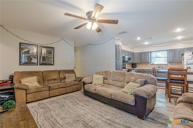 Building Photo - 133 Algarita Rd