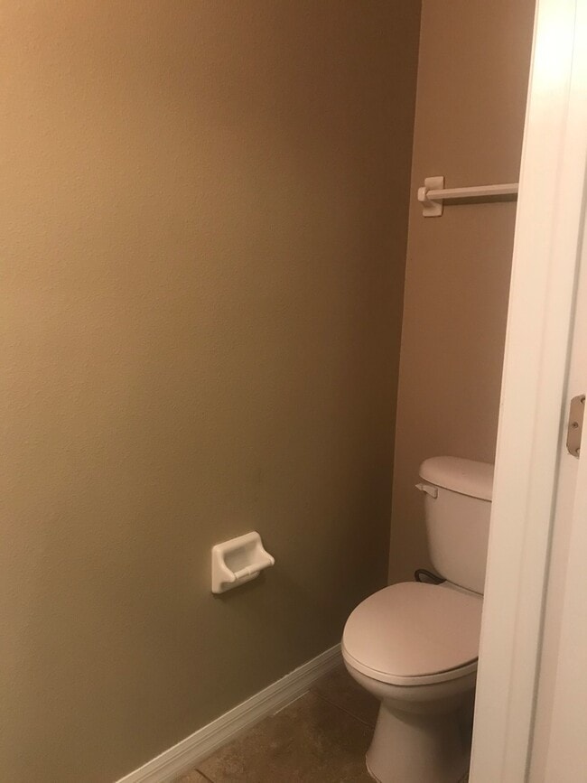 Building Photo - MOVE IN SPECIAL- Beautiful 3/2.5 Harmony Condo.