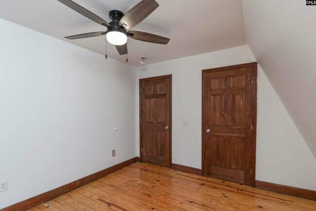 Building Photo - 150 Laura Ln