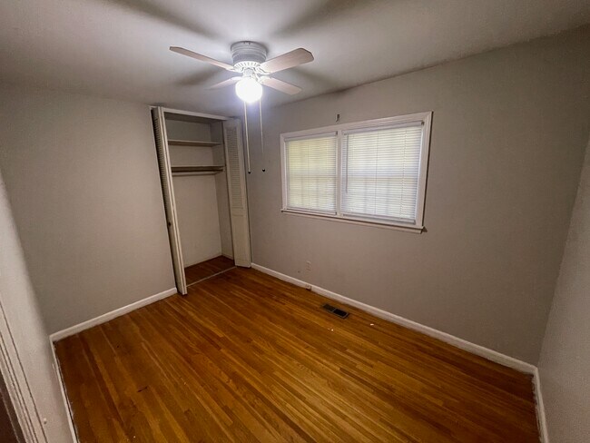 Building Photo - 536 Edgecrest Cir
