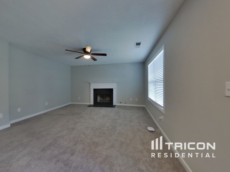 Building Photo - 271 Bainbridge Cir