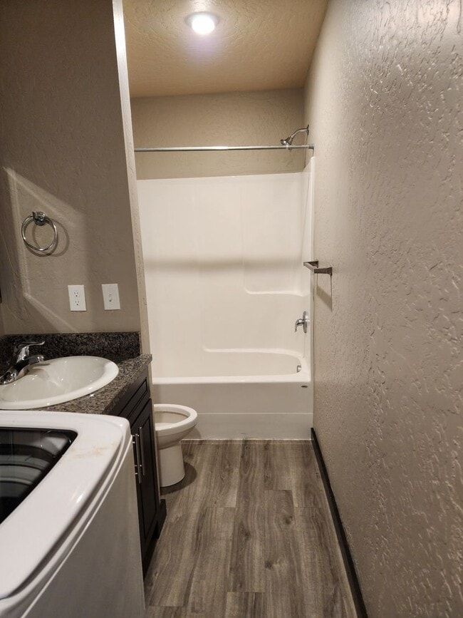 Building Photo - 13824 W Bergen Dr