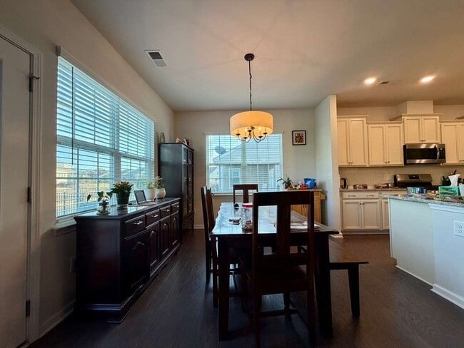 Building Photo - 2334 Abundance Ln