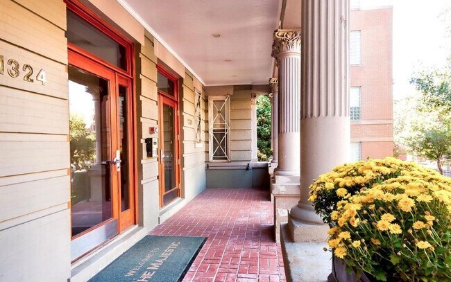 Building Photo - Be Majestic at the Majestic Condominiums! ...