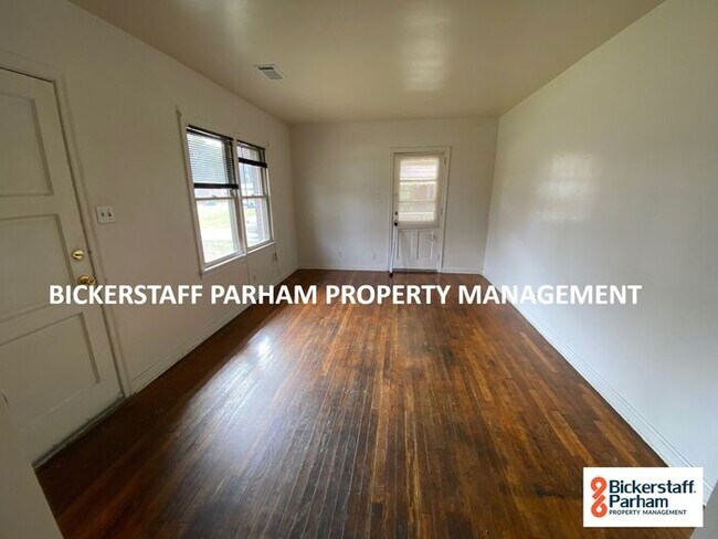 Building Photo - Located Off Of Fort Benning Rd!!