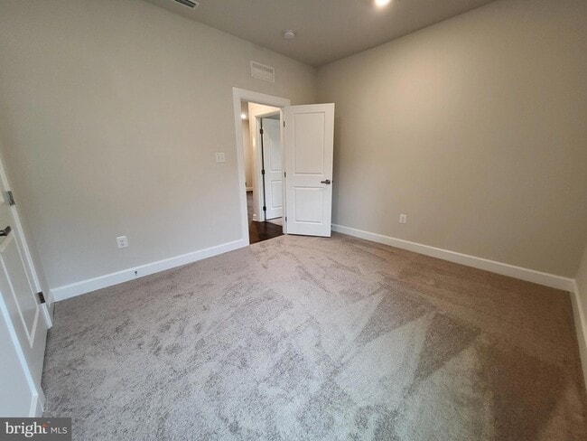 Building Photo - 1617 Phillips Dr