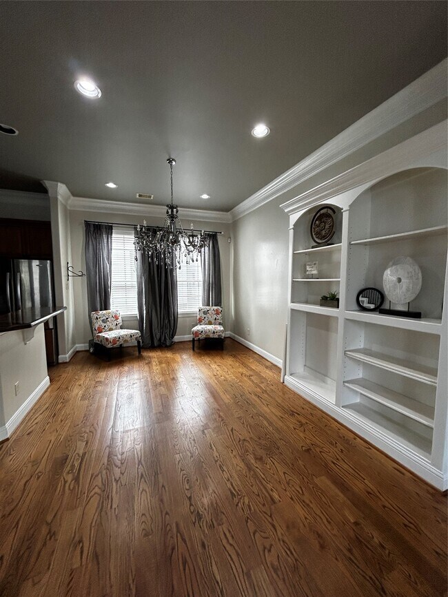 Building Photo - 4406 Crawford St