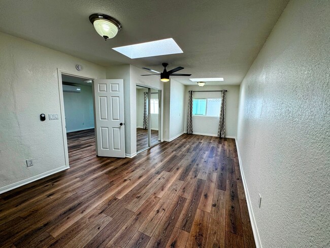 Building Photo - North Pacific Beach 1 Bedroom/1 Bathroom w...