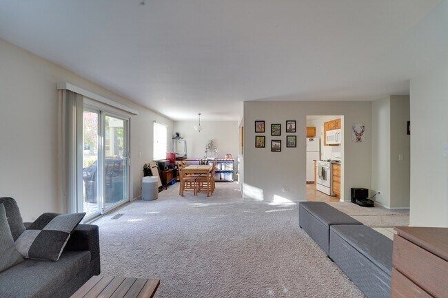 Building Photo - 160 Stirling Ln