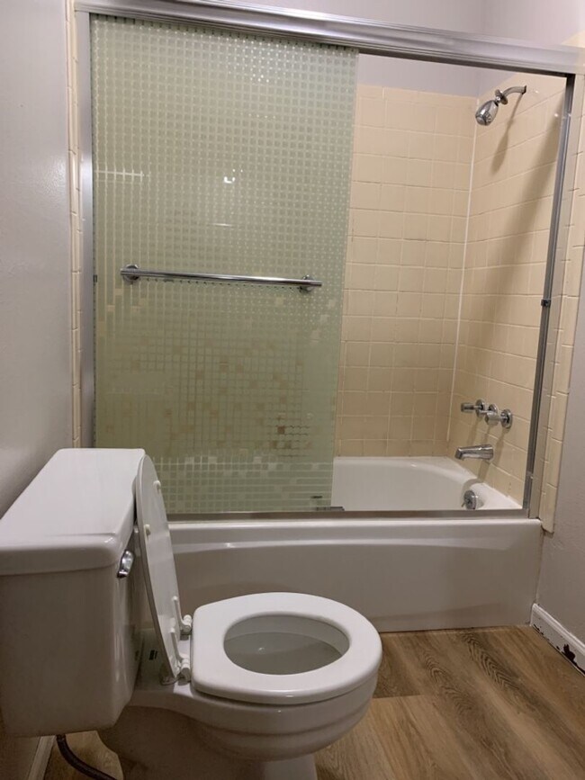 Building Photo - 1925 Ross Ct