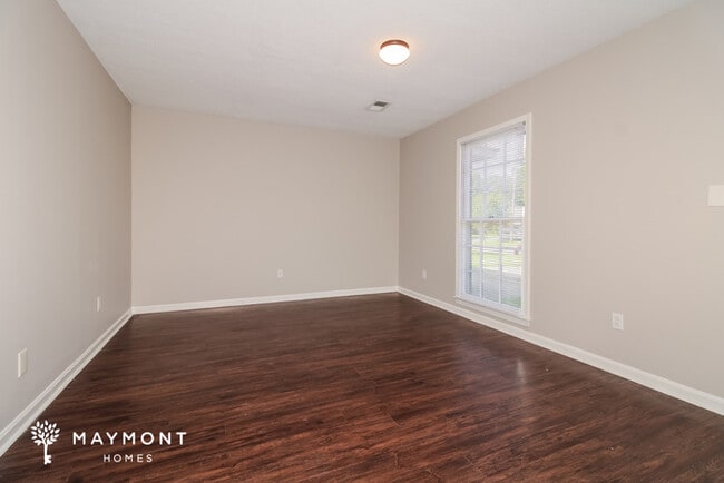 Building Photo - 5234 4th Ct E