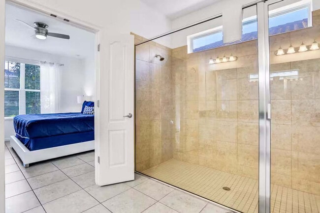 Building Photo - 4140 Oak Tree Dr