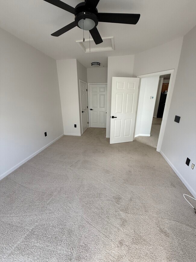 Building Photo - 15620 Everglade Ln